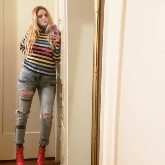 Meet Your Posher, Jennifer - Picture 9 of 9